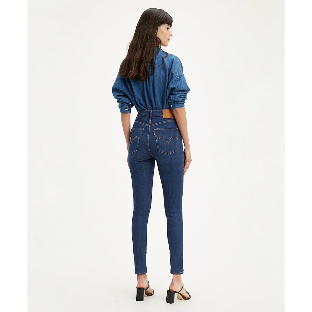 NWT - Levi Mile High Super Skinny - Dark Wash